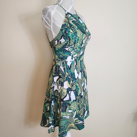 Tropical Green Halter Dress Size XS Open Back Summer Print - Picture 10 of 10